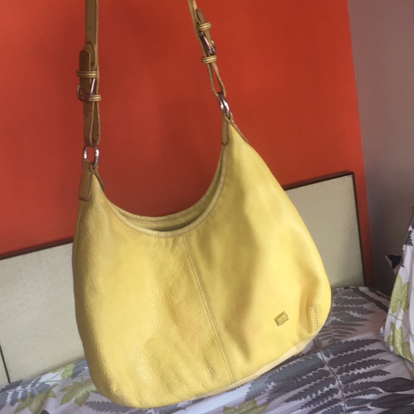 💛“The Sak” hobo in vibrant yellow. 💛 - Picture 9 of 17